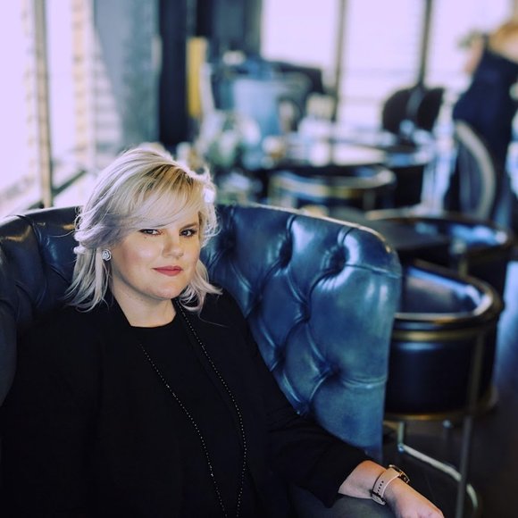 Meet your Posher, Michelle - Picture 2 of 13